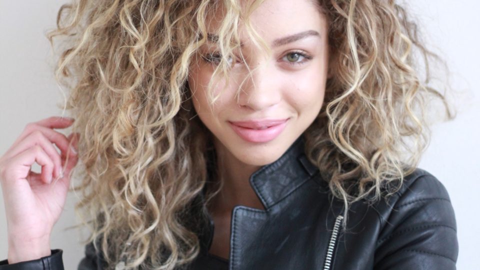 Lived in Blonde X Curls